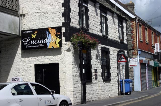 Lucindas Bar, Bridgend, Bridgend